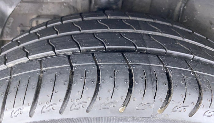 2014 Hyundai Elite i20 ASTA 1.4 CRDI, Diesel, Manual, 73,376 km, Right Rear Tyre Tread