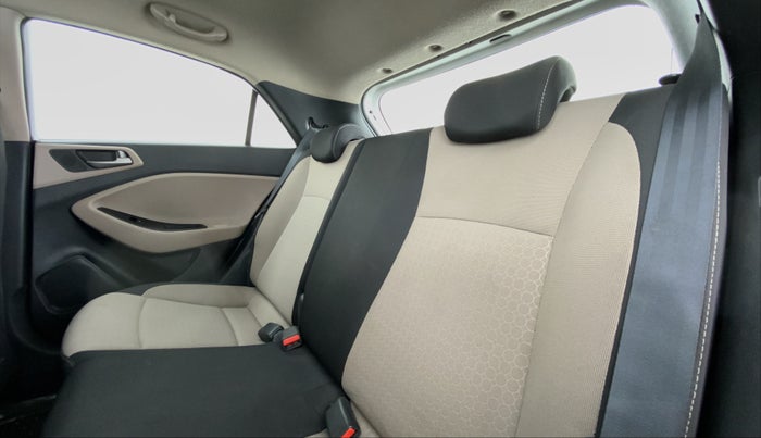 2014 Hyundai Elite i20 ASTA 1.4 CRDI, Diesel, Manual, 73,376 km, Right Side Rear Door Cabin