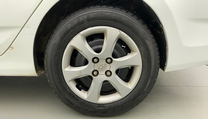 2013 Hyundai Verna FLUIDIC 1.6 VTVT EX, Petrol, Manual, 42,188 km, Left Rear Wheel
