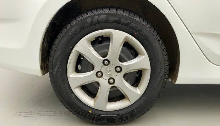2013 Hyundai Verna FLUIDIC 1.6 VTVT EX, Petrol, Manual, 42,188 km, Right Rear Wheel