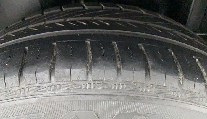 2020 Skoda Rapid ACTIVE 1.0 TSI, Petrol, Manual, 32,759 km, Left Rear Tyre Tread