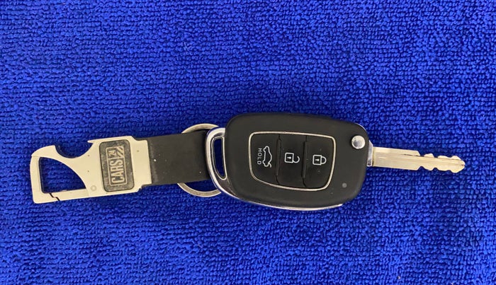 2023 Hyundai AURA S 1.2, Petrol, Manual, 8,970 km, Key Close Up