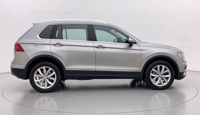 2017 Volkswagen TIGUAN HIGHLINE TDI AT, Diesel, Automatic, 1,19,427 km, Right Side View