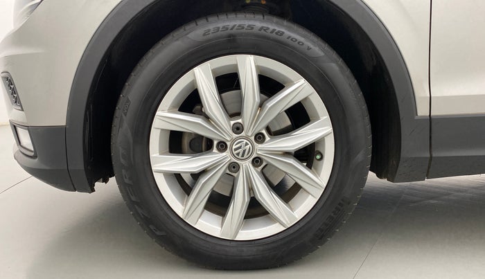 2017 Volkswagen TIGUAN HIGHLINE TDI AT, Diesel, Automatic, 1,19,427 km, Left Front Wheel