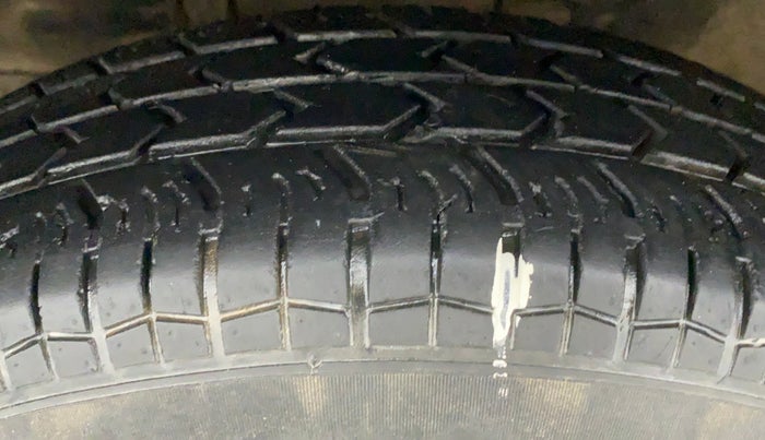 2014 Maruti Swift Dzire VXI, Petrol, Manual, 27,172 km, Left Front Tyre Tread