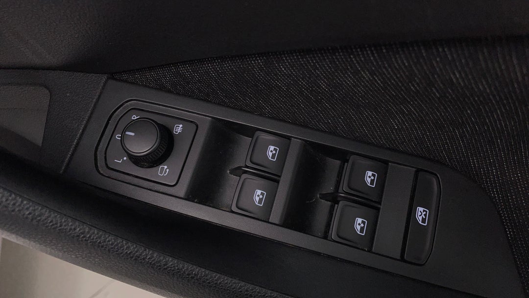 2022 SKODA Kamiq Style 85tsi, Automatic, 56004 km, Drivers Side Door Panel Controls