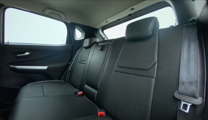 2022 Nissan MAGNITE XV PREMIUM TURBO CVT, Petrol, Automatic, 10,775 km, Right Side Rear Door Cabin