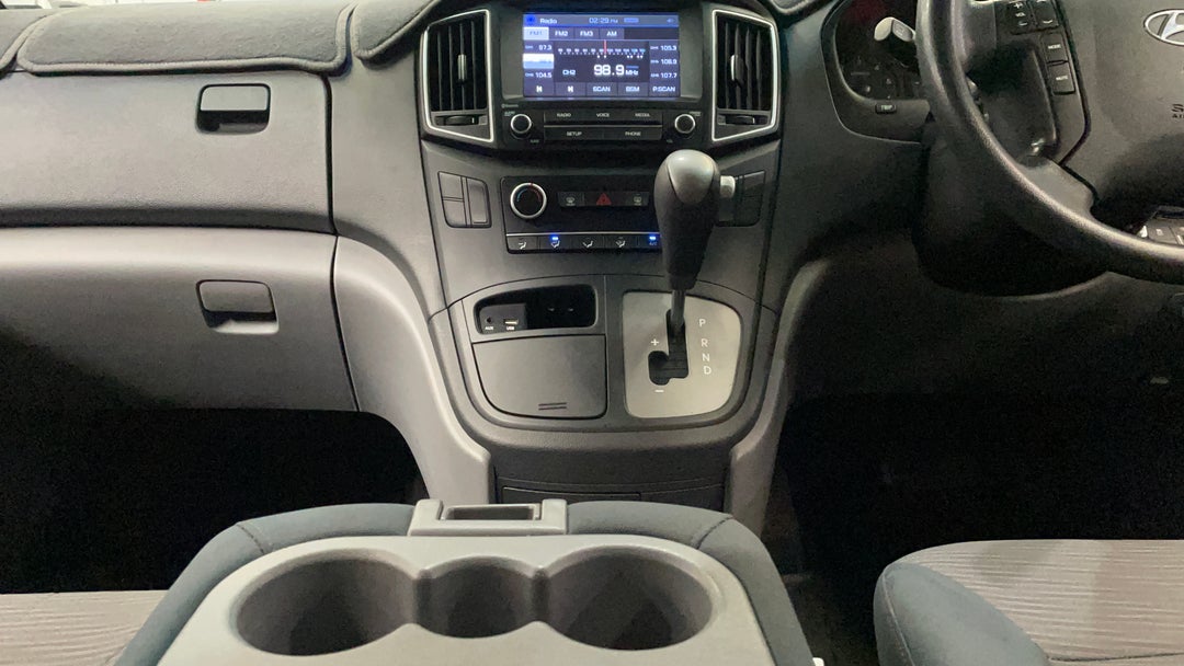 2017 Hyundai Iload 3s Liftback, Automatic, 132800 km, Center Console