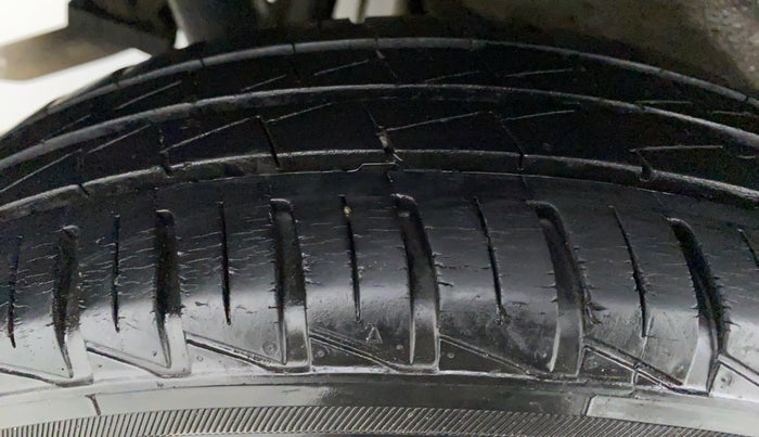 2014 Maruti Wagon R 1.0 LXI CNG, CNG, Manual, 73,582 km, Right Rear Tyre Tread