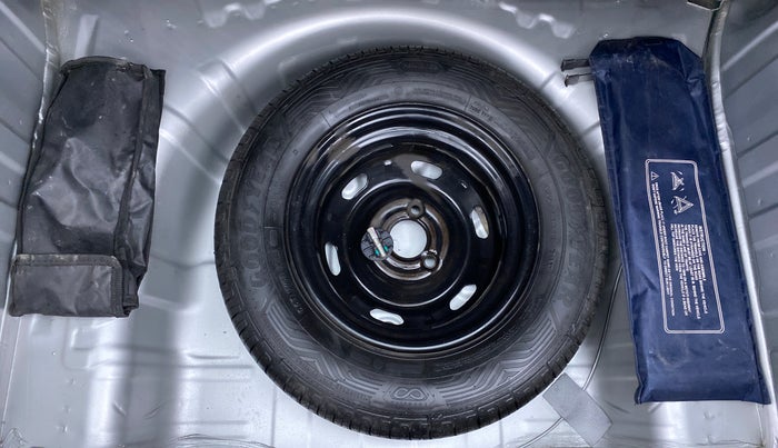 2016 Renault Kwid RXT, Petrol, Manual, 63,136 km, Spare Tyre