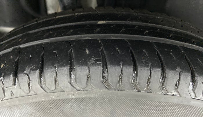 2018 Maruti Swift VDI, Diesel, Manual, 69,616 km, Right Rear Tyre Tread