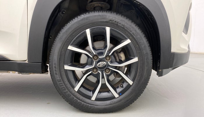 2018 Mahindra KUV 100 NXT K8 D 6 STR, Diesel, Manual, 72,407 km, Right Front Wheel