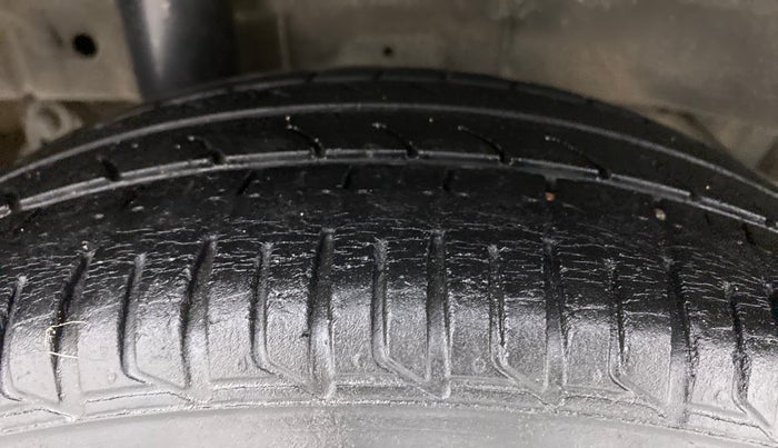 2018 Mahindra KUV 100 NXT K8 D 6 STR, Diesel, Manual, 72,407 km, Right Rear Tyre Tread