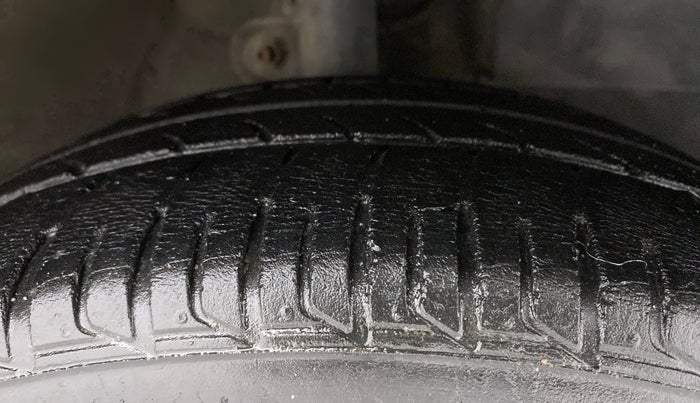 2018 Mahindra KUV 100 NXT K8 D 6 STR, Diesel, Manual, 72,407 km, Right Front Tyre Tread