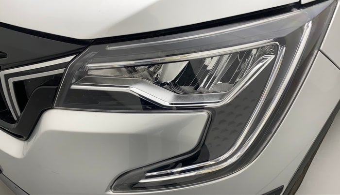 2022 Mahindra XUV700 AX 7 LUXURY D AWD AT 7 STR, Diesel, Automatic, 16,532 km, Left headlight - Minor scratches
