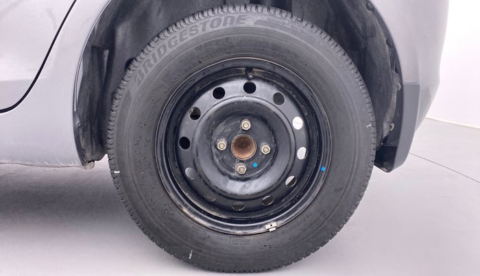 2016 Maruti Swift VXI OPT, Petrol, Manual, 81,322 km, Left Rear Wheel