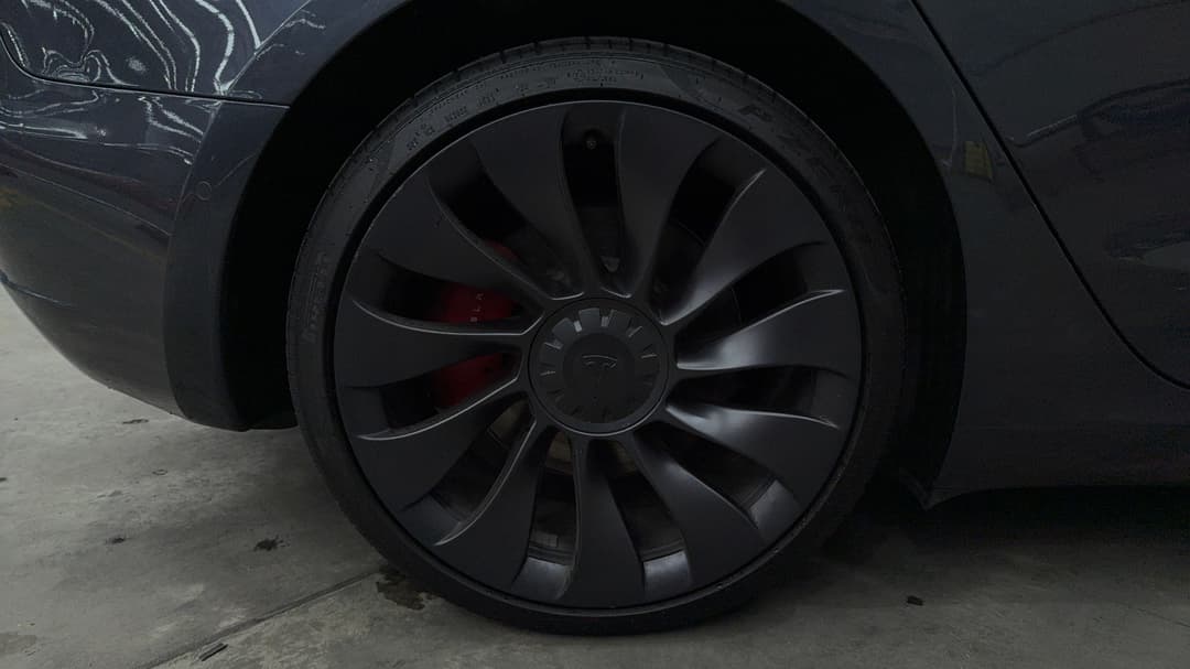 2022 Tesla Model 3 Performance, Automatic, 27854 km, Right Rear Wheel