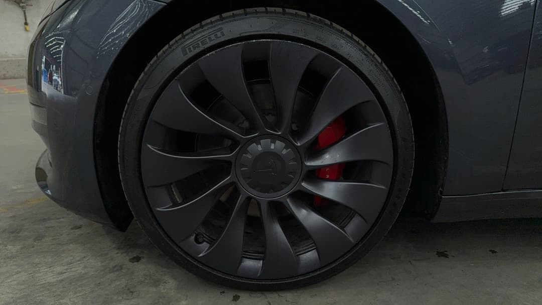 2022 Tesla Model 3 Performance, Automatic, 27854 km, Left Front Wheel