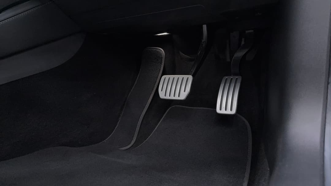 2022 Tesla Model 3 Performance, Automatic, 27854 km, Pedals and Footmat