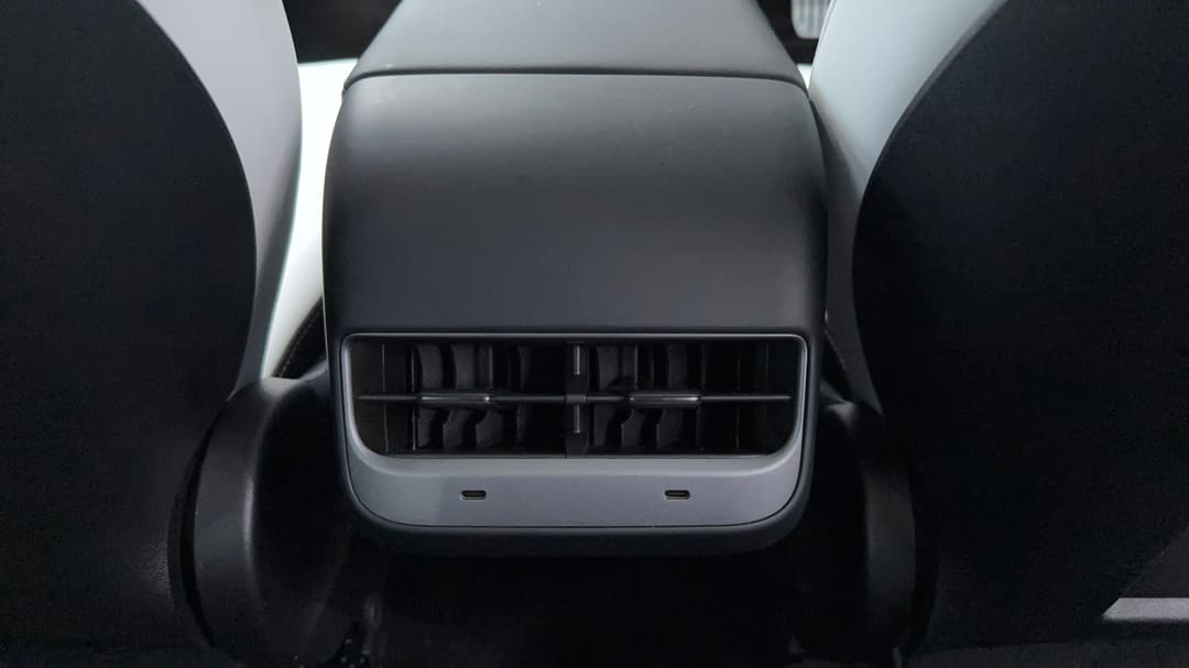 2022 Tesla Model 3 Performance, Automatic, 27854 km, Rear A/C Vent
