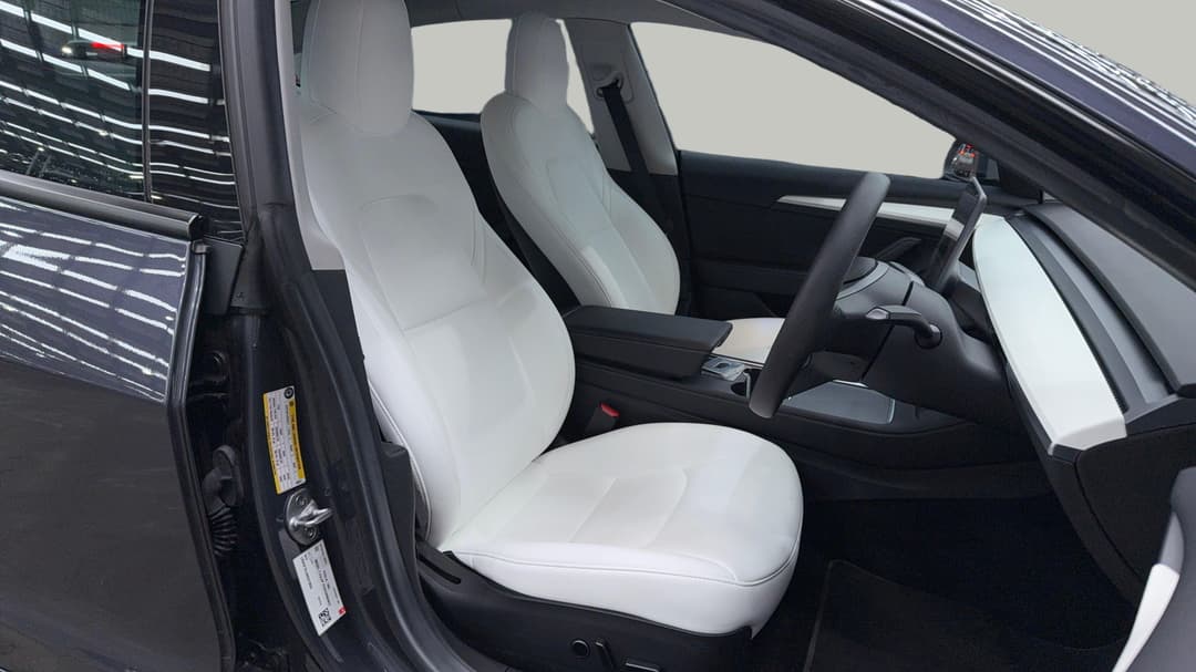 2022 Tesla Model 3 Performance, Automatic, 27854 km, Right Side Front Door Cabin View