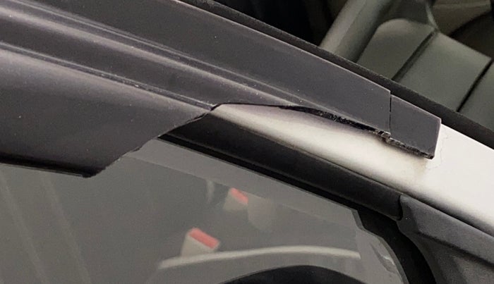 2014 Datsun Go T, Petrol, Manual, 90,047 km, Driver-side door - Door visor damaged