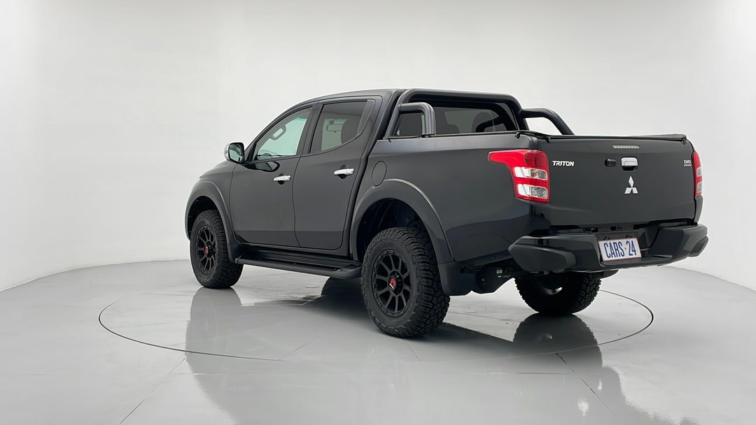 Left Back Diagonal (45- Degree) View