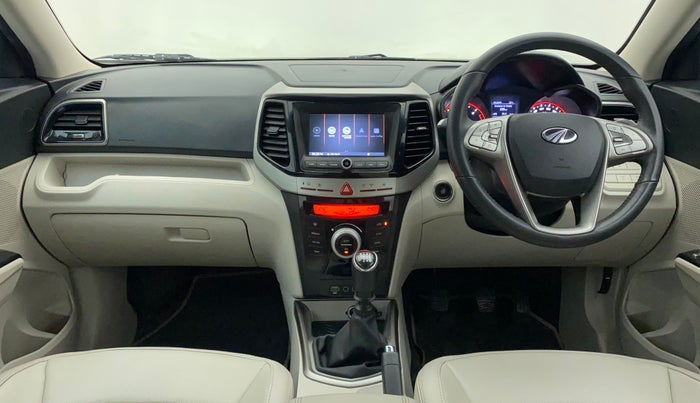 2022 Mahindra XUV300 W8 (O) 1.5 DIESEL, Diesel, Manual, 27,227 km, Dashboard