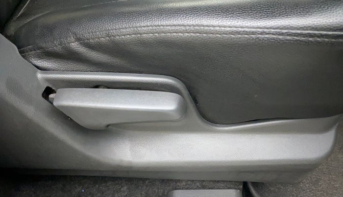 2015 Maruti Ritz VXI, Petrol, Manual, 30,327 km, Driver Side Adjustment Panel
