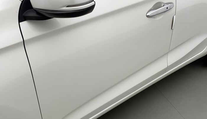 2022 Honda Amaze 1.2L I-VTEC VX CVT, Petrol, Automatic, 44,111 km, Front passenger door - Minor scratches