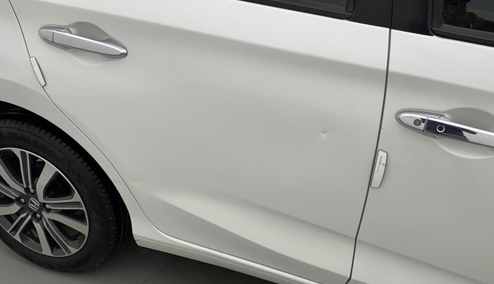 2022 Honda Amaze 1.2L I-VTEC VX CVT, Petrol, Automatic, 44,111 km, Right rear door - Slightly dented