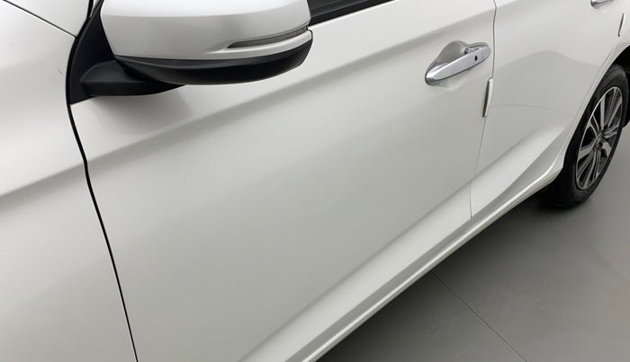 2022 Honda Amaze 1.2L I-VTEC VX CVT, Petrol, Automatic, 44,111 km, Front passenger door - Slightly dented