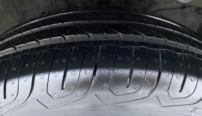 2015 Honda City VX MT PETROL, Petrol, Manual, 26,145 km, Right Front Tyre Tread