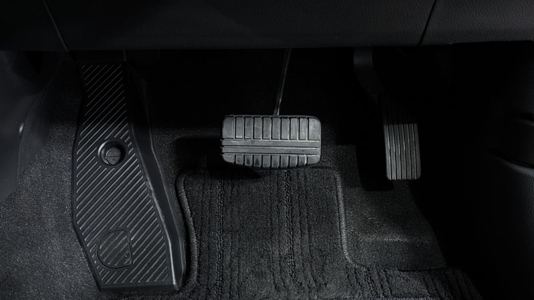 2019 Mitsubishi Eclipse Cross Ls (2WD), Automatic, 73053 km, Pedals and Footmat