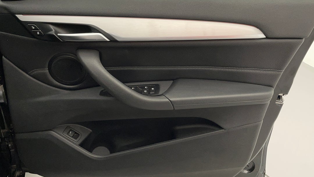 2017 BMW X1 Xdrive 25i, Automatic, 81321 km, Speaker View