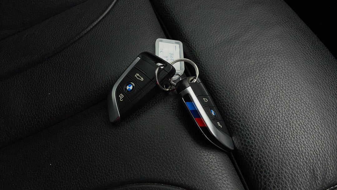 2017 BMW X1 Xdrive 25i, Automatic, 81321 km, Key Close-up