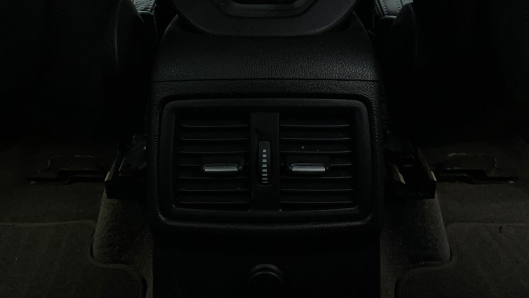 2017 BMW X1 Xdrive 25i, Automatic, 81321 km, Rear A/C Vent