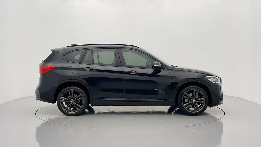 2017 BMW X1 Xdrive 25i, Automatic, 81321 km, Right Side View