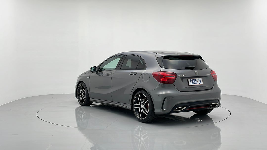 Left Back Diagonal (45- Degree) View