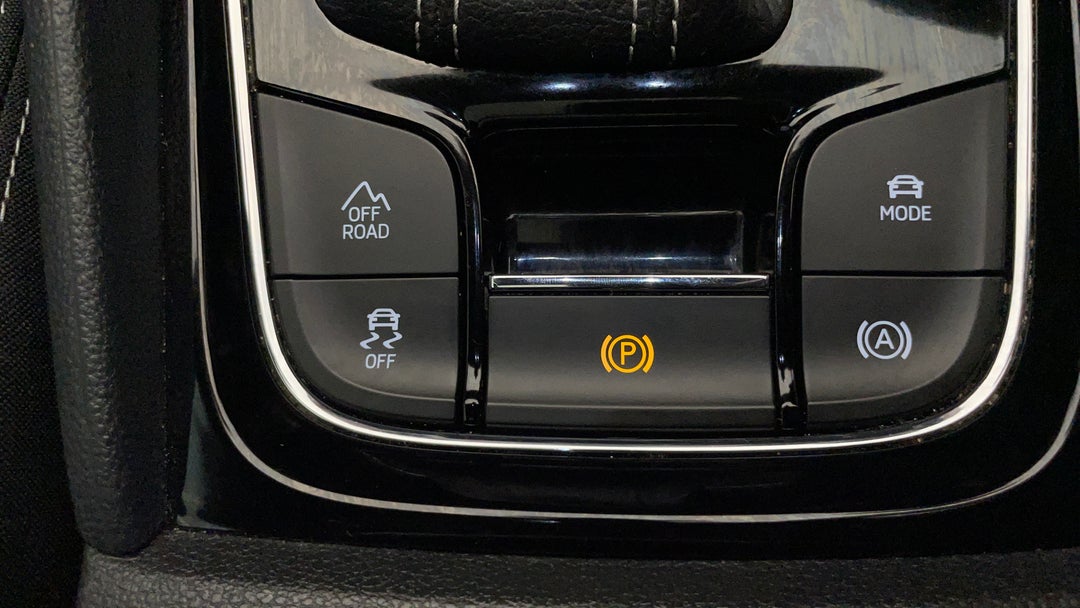 2020 SKODA Karoq 140tsi Sportline (4x4), Automatic, 51596 km, Handbrake