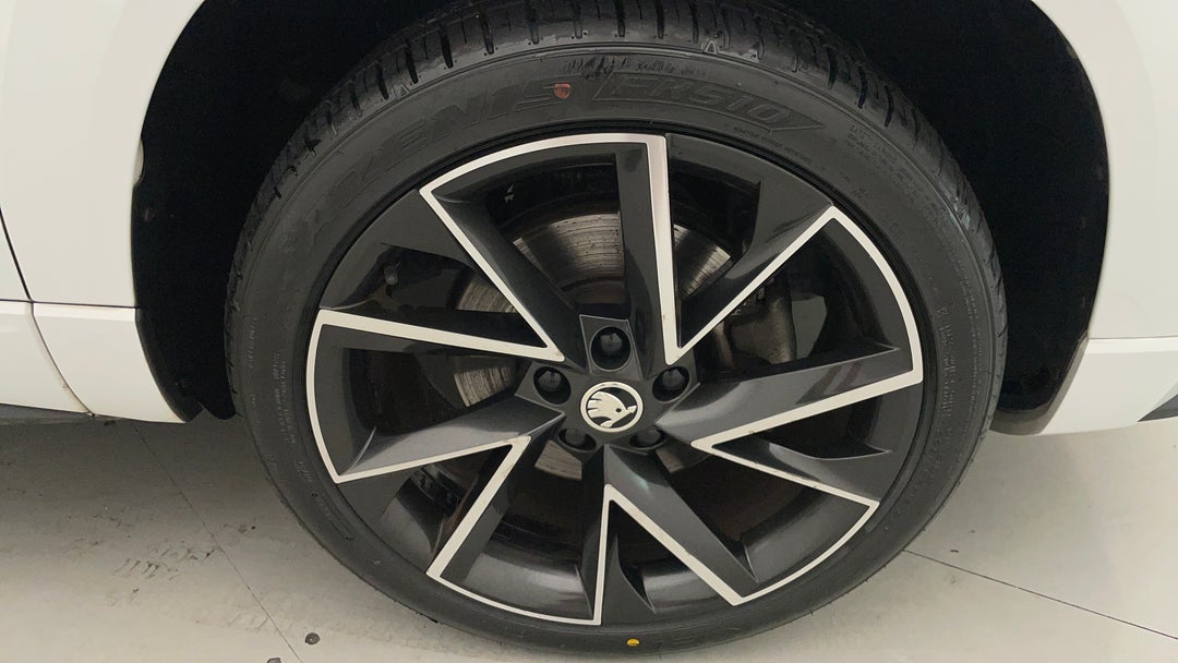 2020 SKODA Karoq 140tsi Sportline (4x4), Automatic, 51596 km, Right Front Wheel