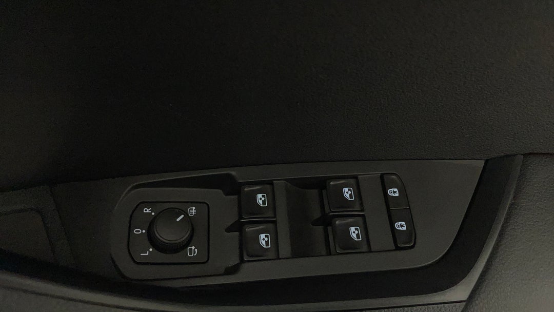 2020 SKODA Karoq 140tsi Sportline (4x4), Automatic, 51596 km, Drivers Side Door Panel Controls