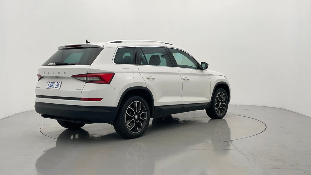 Right Back Diagonal (45- Degree) View