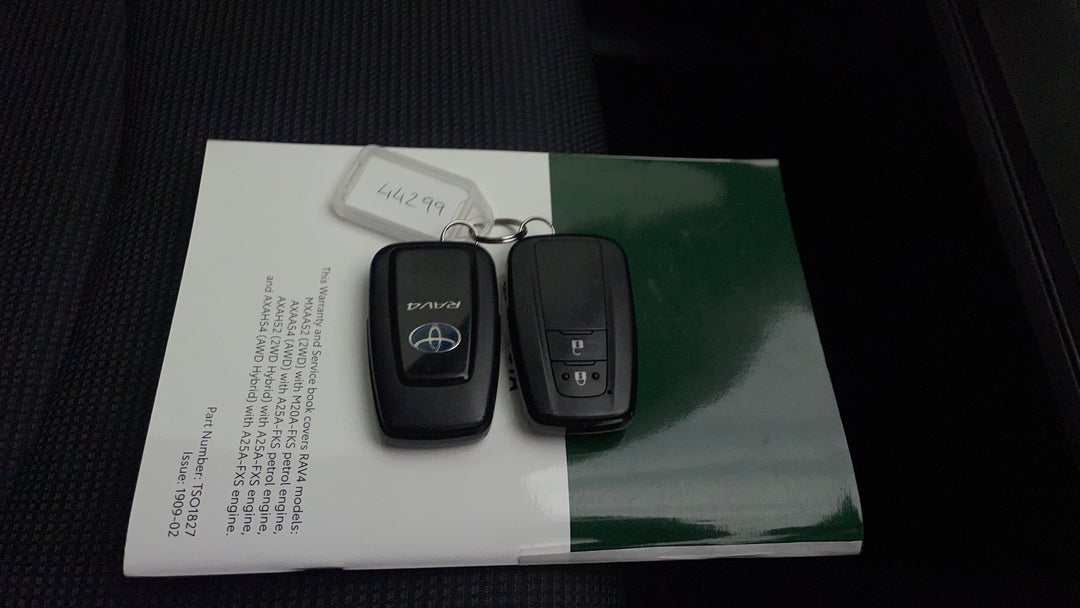 2020 Toyota RAV4 Gx (2wd) Hybrid, Automatic, 91275 km, Key Close-up