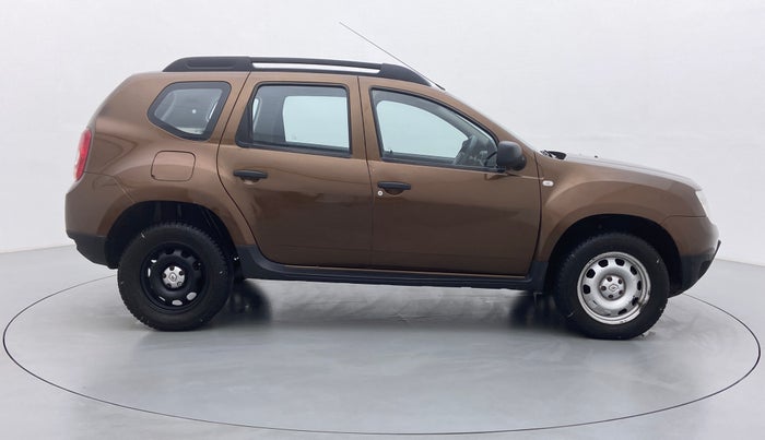 2015 Renault Duster 85 PS RXE, Diesel, Manual, 1,73,582 km, Right Side View