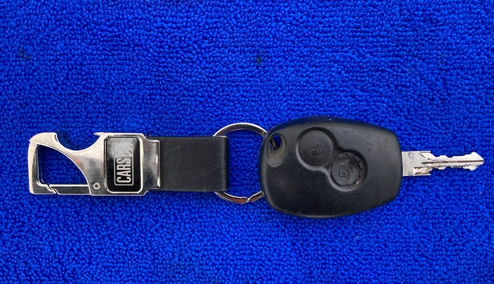2015 Renault Duster 85 PS RXE, Diesel, Manual, 1,73,582 km, Key Close Up
