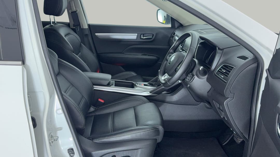 2017 Renault Koleos Zen X-tronic (4x2), Automatic, 58625 km, Right Side Front Door Cabin View
