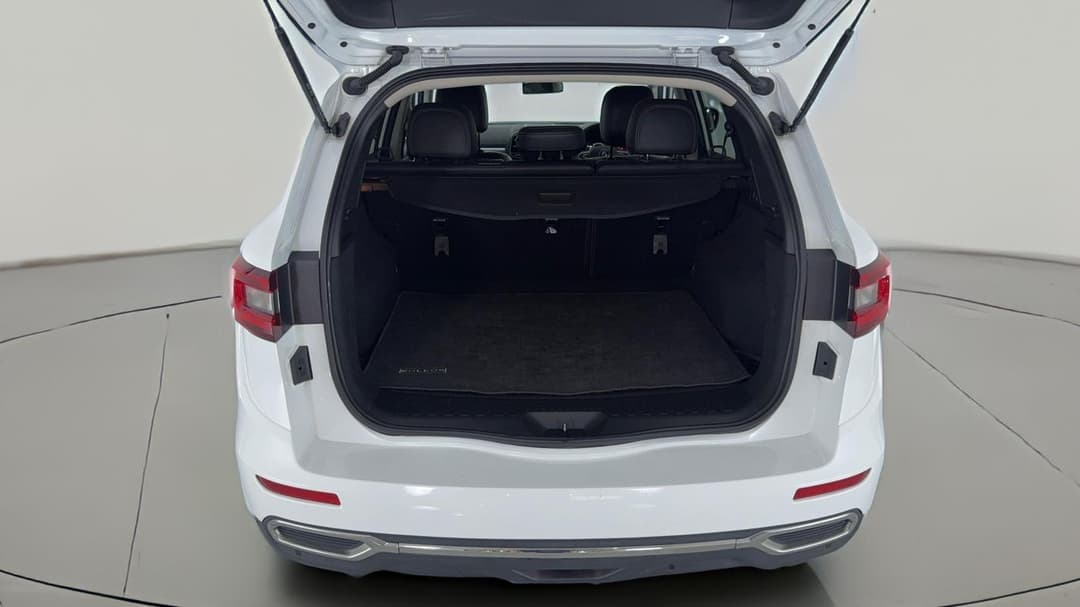 2017 Renault Koleos Zen X-tronic (4x2), Automatic, 58625 km, Boot Inside View