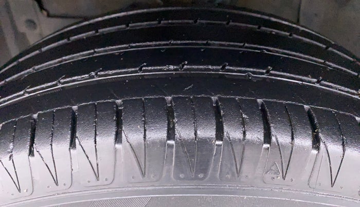 2016 Maruti Vitara Brezza ZDI PLUS DUAL TONE, Diesel, Manual, 85,272 km, Left Front Tyre Tread