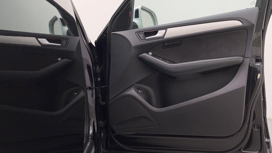 2016 Audi Sq5 3.0 Tdi Quattro, Automatic, 113922 km, Speaker View